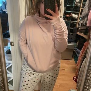 Lululemon mauve/light pink mock neck sweatshirt